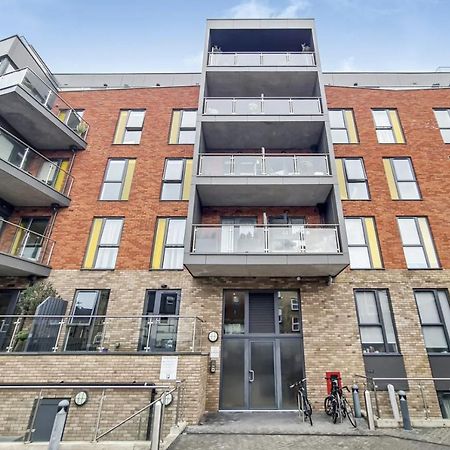 Luxury 2 Bed 2 Bath With Balcony New Build Apartment *South Central London* Экстерьер фото