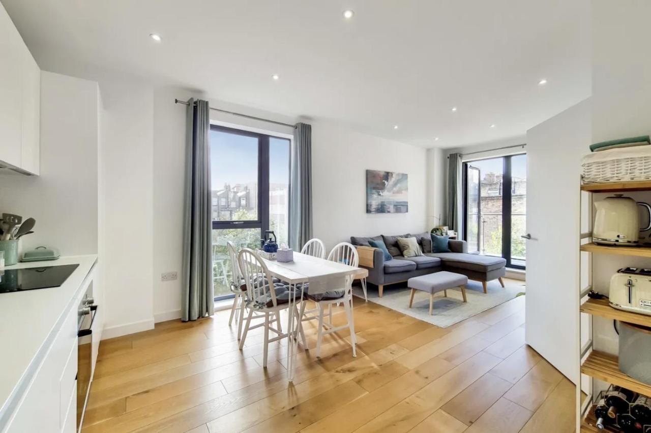 Luxury 2 Bed 2 Bath With Balcony New Build Apartment *South Central London* Экстерьер фото