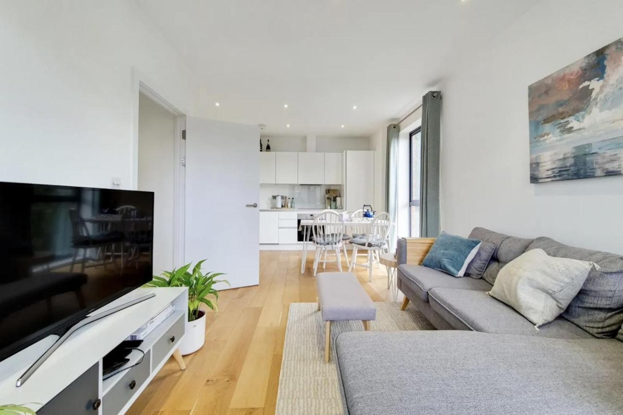 Luxury 2 Bed 2 Bath With Balcony New Build Apartment *South Central London* Экстерьер фото