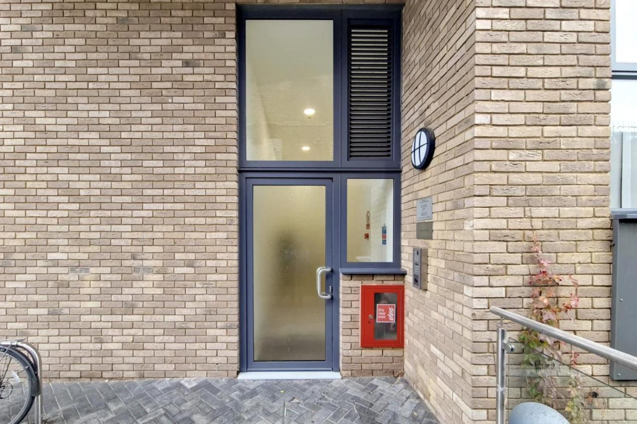 Luxury 2 Bed 2 Bath With Balcony New Build Apartment *South Central London* Экстерьер фото